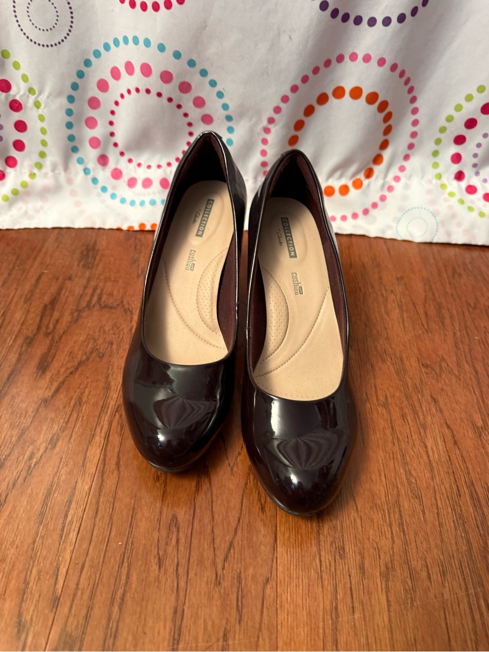Clarks Women's Dark Brown Patent Leather Round-Toe Pumps